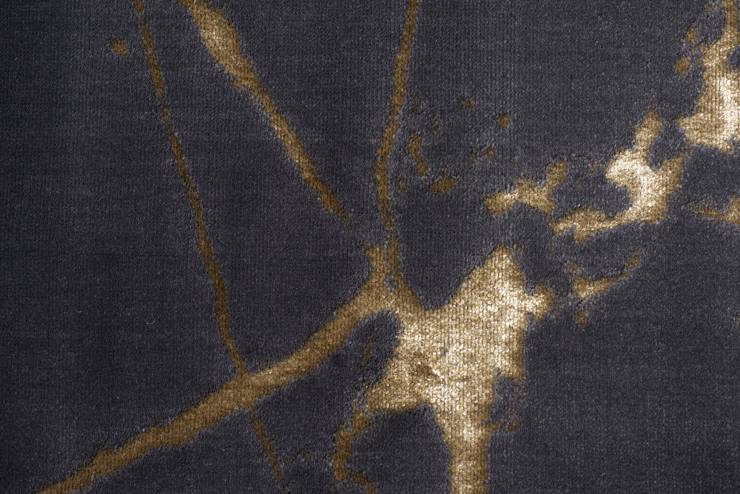 Tapete Zuria Negro-Dorado 1041C